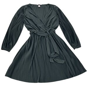 H&M Pleated Long Sleeve Wrap Dress Dark Green Size Medium